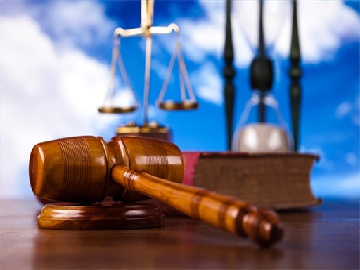 绿灯时两车相撞责任如何判定：权威解析与实用建议